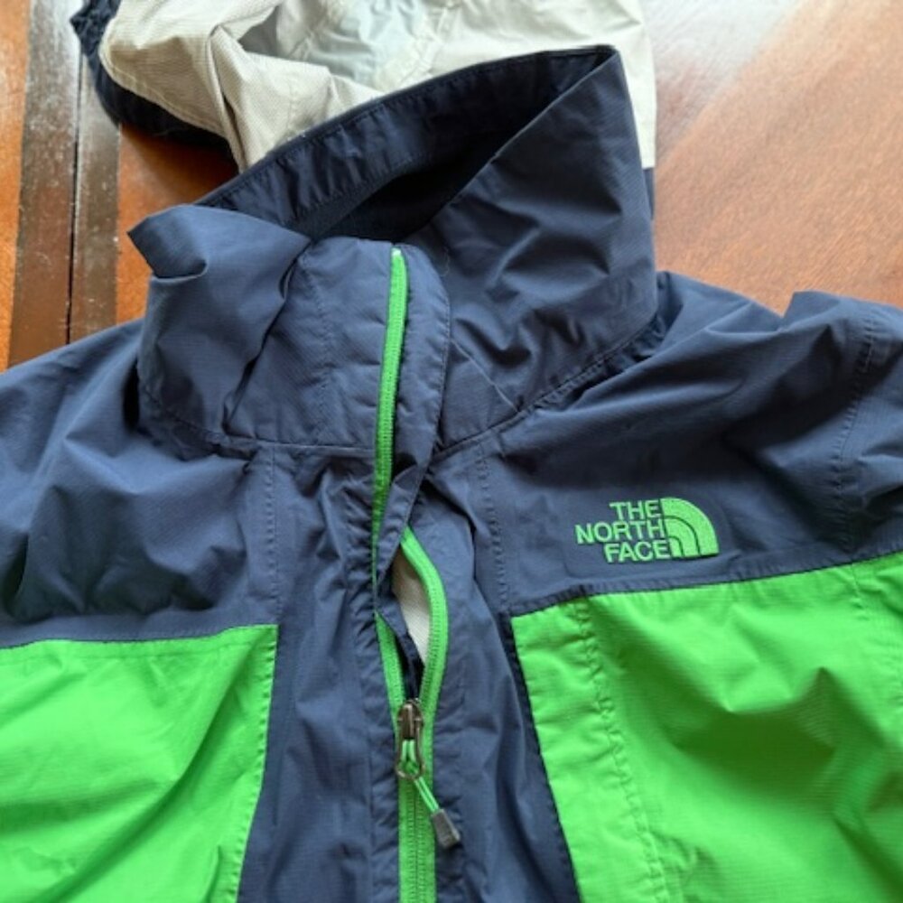 The North Face Blue & Gray Zip-Up Hooded HyVent 2.5L Rain Jacket Medium